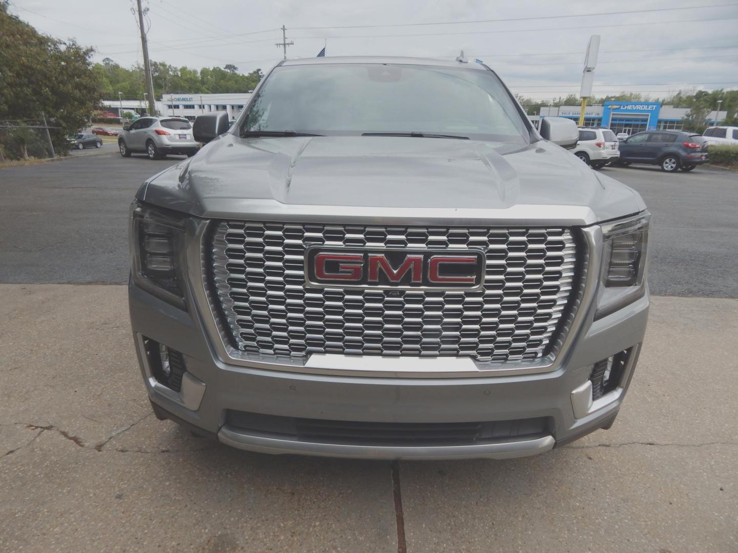2023 Pewter /Charcoal Leather GMC Yukon Denali 2WD (1GKS1DKLXPR) with an 6.2L V8 OHV 16V engine, Automatic transmission, located at 3120 W Tennessee St, Tallahassee, FL, 32304-1002, (850) 575-6702, 30.458841, -84.349648 - Used Car Supermarket is proud to present you with this loaded immaculate 2023 GMC Yukon Denali with Navigation, 3rd row seating, leather, low miles. Used Car Supermarket prides itself in offering you the finest pre-owned vehicle in Tallahassee. Used Car Supermarket has been locally family owned and - Photo#2