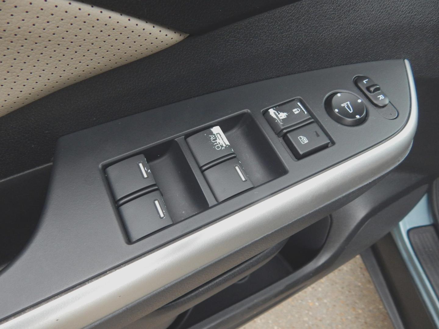 2015 Teal /Tan Leather Honda CR-V EX-L 2WD (2HKRM3H76FH) with an 2.4L L4 DOHC 16V engine, Continuously Variable Transmission transmission, located at 3120 W Tennessee St, Tallahassee, FL, 32304-1002, (850) 575-6702, 30.458841, -84.349648 - Used Car Supermarket is proud to present you with this loaded immaculate 2015 Honda CRV EX-L with leather, Navigation and sunroof. Used Car Supermarket prides itself in offering you the finest pre-owned vehicle in Tallahassee. Used Car Supermarket has been locally family owned and operated for over- Photo#12