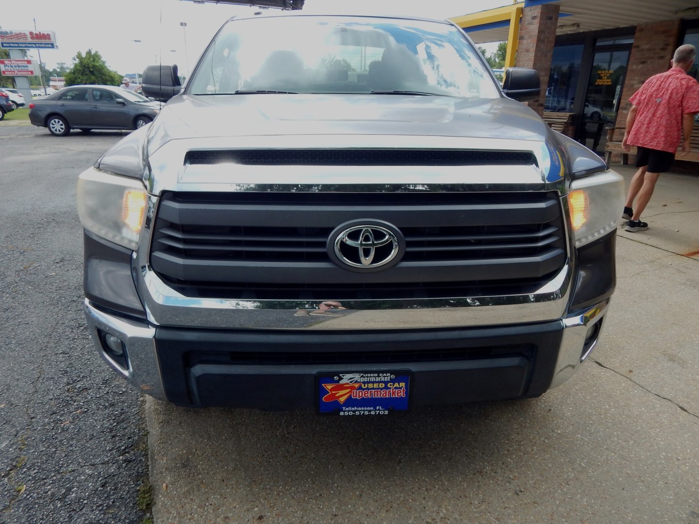 2015 Charcoal /Gray Toyota Tundra SR5 5.7L V8 CrewMax 4WD (5TFDY5F10FX) with an 5.7L V8 DOHC 32V engine, 6-Speed Automatic transmission, located at 3120 W Tennessee St, Tallahassee, FL, 32304-1002, (850) 575-6702, 30.458841, -84.349648 - Used Car Supermarket is proud to present you with this loaded immaculate 2015 Toyota Tundra Crew Max SR5 4x4 with low miles. Used Car Supermarket prides itself in offering you the finest pre-owned vehicle in Tallahassee. Used Car Supermarket has been locally family owned and operated for over 50 yea- Photo#2