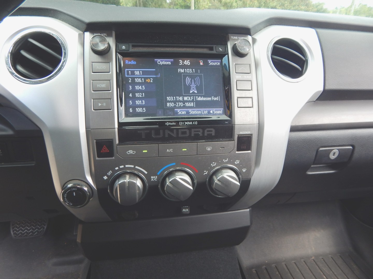 2015 Charcoal /Gray Toyota Tundra SR5 5.7L V8 CrewMax 4WD (5TFDY5F10FX) with an 5.7L V8 DOHC 32V engine, 6-Speed Automatic transmission, located at 3120 W Tennessee St, Tallahassee, FL, 32304-1002, (850) 575-6702, 30.458841, -84.349648 - Used Car Supermarket is proud to present you with this loaded immaculate 2015 Toyota Tundra Crew Max SR5 4x4 with low miles. Used Car Supermarket prides itself in offering you the finest pre-owned vehicle in Tallahassee. Used Car Supermarket has been locally family owned and operated for over 50 yea- Photo#9
