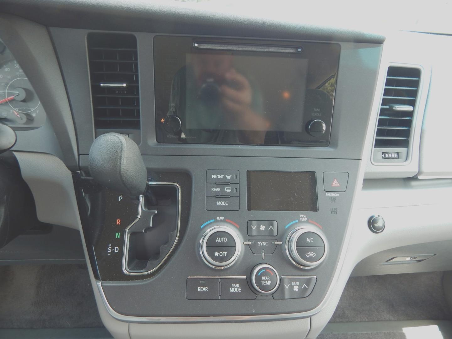 2015 Silver Metallic /Gray Toyota Sienna LE LE (5TDKK3DC6FS) with an 3.5L V6 engine, Automatic transmission, located at 3120 W Tennessee St, Tallahassee, FL, 32304-1002, (850) 575-6702, 30.458841, -84.349648- Photo#10