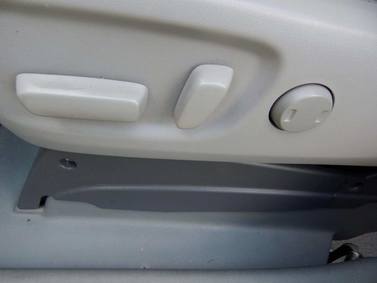 2015 Silver Metallic /Gray Toyota Sienna LE LE (5TDKK3DC6FS) with an 3.5L V6 engine, Automatic transmission, located at 3120 W Tennessee St, Tallahassee, FL, 32304-1002, (850) 575-6702, 30.458841, -84.349648- Photo#12