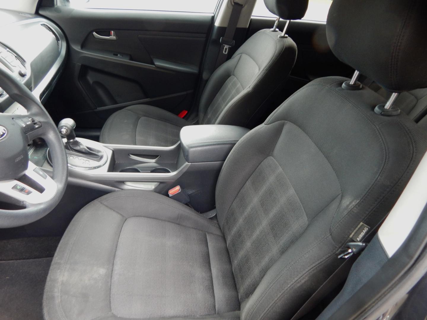 2013 Charcoal /Charcoal Kia Sportage LX (KNDPB3A28D7) with an 2.4L L4 DOHC 16V engine, Automatic transmission, located at 3120 W Tennessee St, Tallahassee, FL, 32304-1002, (850) 575-6702, 30.458841, -84.349648 - Used Car Supermarket is proud to present you with this loaded immaculate 2013 Kia Sportage LX. Used Car Supermarket prides itself in offering you the finest pre-owned vehicle in Tallahassee. Used Car Supermarket has been locally family owned and operated for over 50 years. Our Sportage LX has been s- Photo#4