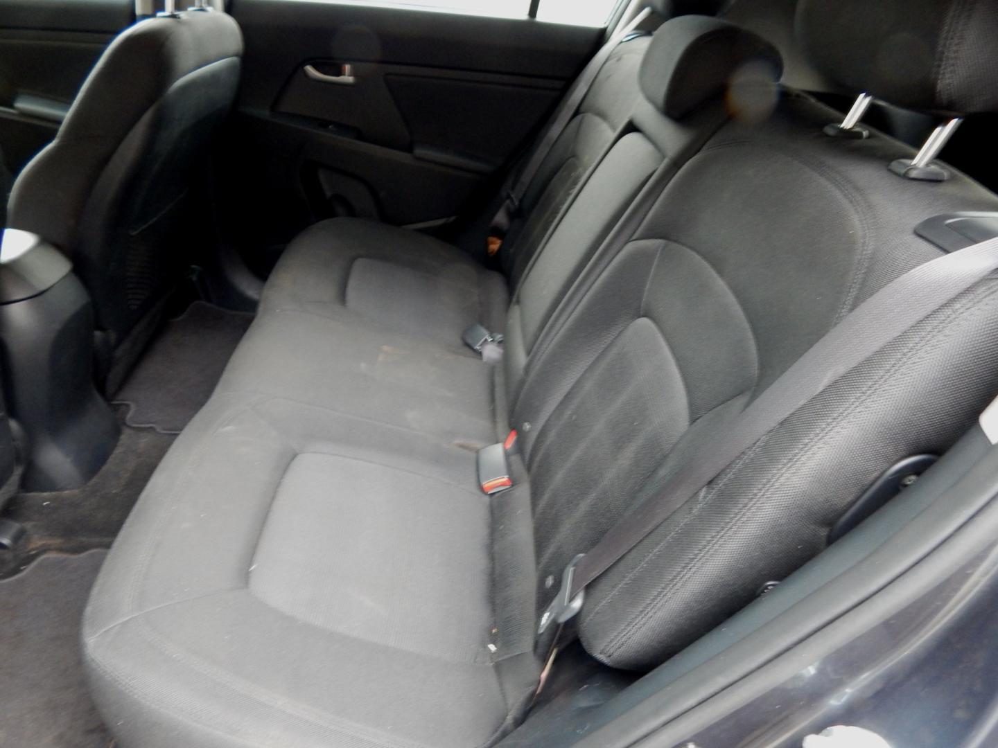 2013 Charcoal /Charcoal Kia Sportage LX (KNDPB3A28D7) with an 2.4L L4 DOHC 16V engine, Automatic transmission, located at 3120 W Tennessee St, Tallahassee, FL, 32304-1002, (850) 575-6702, 30.458841, -84.349648 - Used Car Supermarket is proud to present you with this loaded immaculate 2013 Kia Sportage LX. Used Car Supermarket prides itself in offering you the finest pre-owned vehicle in Tallahassee. Used Car Supermarket has been locally family owned and operated for over 50 years. Our Sportage LX has been s- Photo#5
