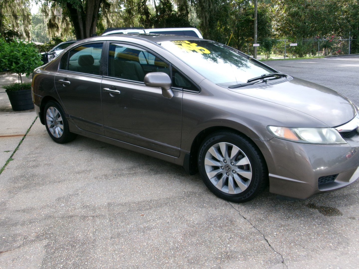 2010 Charcoal /Gray Honda Civic EX Sedan (19XFA1F86AE) with an 1.8L L4 SOHC 16V engine, Automatic transmission, located at 3120 W Tennessee St, Tallahassee, FL, 32304-1002, (850) 575-6702, 30.458841, -84.349648 - Used Car Supermarket is proud to present you with this loaded immaculate 2010 Honda Civic Sedan EX with low miles. Used Car Supermarket prides itself in offering you the finest pre-owned vehicle in Tallahassee. Used Car Supermarket has been locally family owned and operated for over 50 years. Our Ci- Photo#3