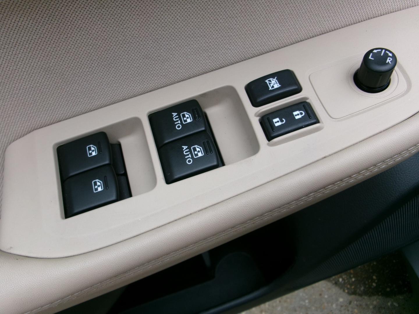 2018 Blue /Tan Subaru Outback 2.5i Premium (4S4BSADC6J3) with an 2.5L H4 DOHC 16V engine, Automatic transmission, located at 3120 W Tennessee St, Tallahassee, FL, 32304-1002, (850) 575-6702, 30.458841, -84.349648- Photo#9