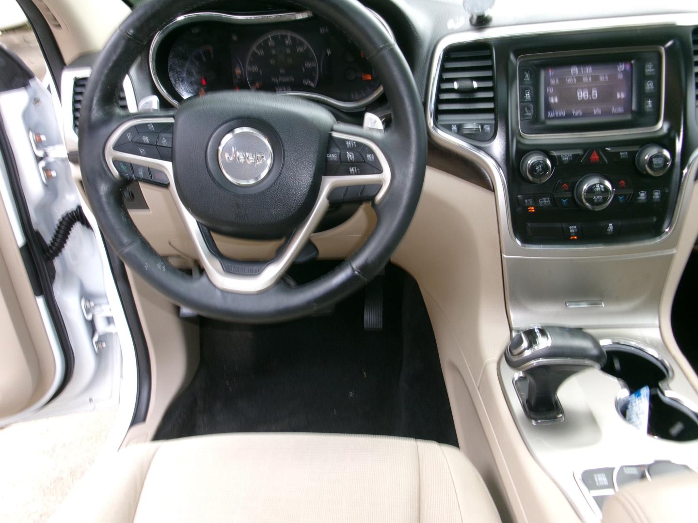 2014 White /Tan Jeep Grand Cherokee Laredo 4WD (1C4RJFAG6EC) with an 3.6L V6 DOHC 24V engine, Automatic transmission, located at 3120 W Tennessee St, Tallahassee, FL, 32304-1002, (850) 575-6702, 30.458841, -84.349648- Photo#11