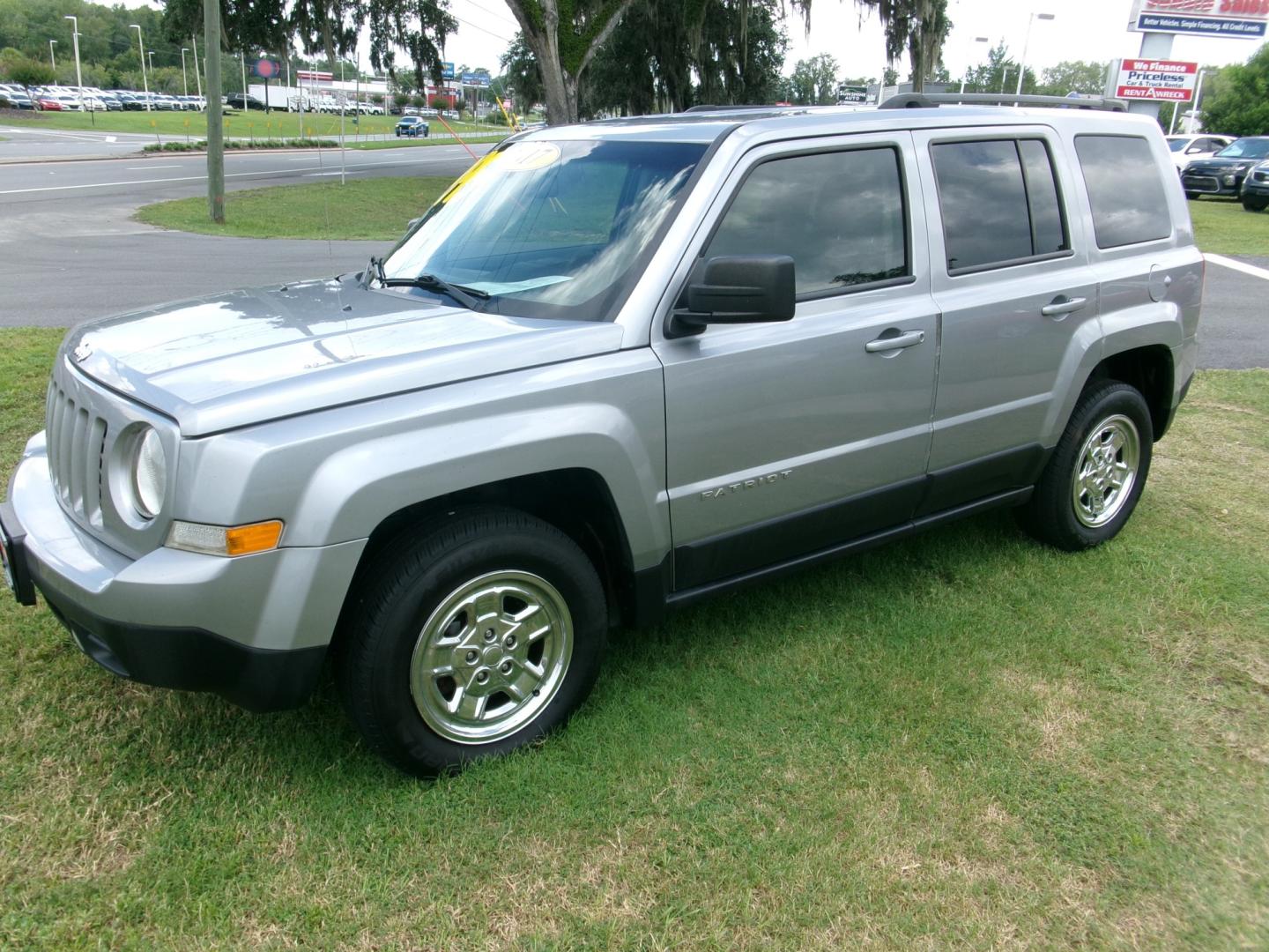 2017 Silver Metallic /Gray Jeep Patriot Sport 2WD (1C4NJPBA2HD) with an 2.0L L4 DOHC 16V engine, Automatic transmission, located at 3120 W Tennessee St, Tallahassee, FL, 32304-1002, (850) 575-6702, 30.458841, -84.349648 - Used Car Supermarket is proud to present you with this loaded immaculate 2017 Jeep Patriot Sport. Used Car Supermarket prides itself in offering you the finest pre-owned vehicle in Tallahassee. Used Car Supermarket has been locally family owned and operated for over 50 years. Our Patriot Sport has b- Photo#2