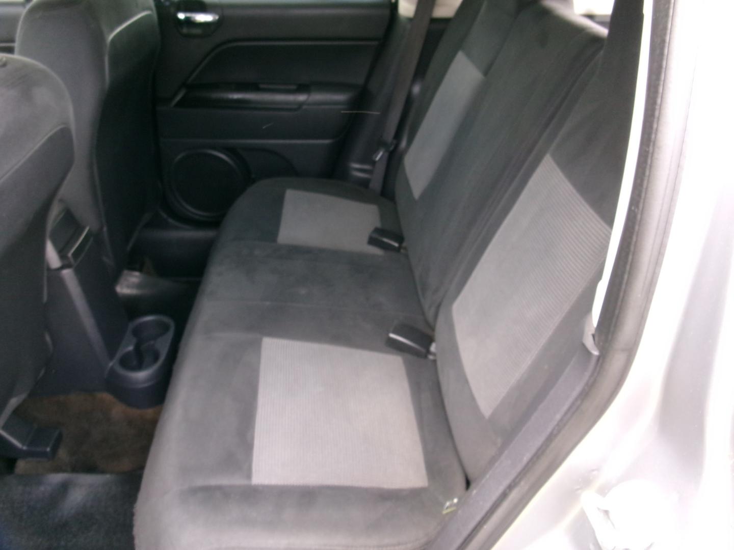 2017 Silver Metallic /Gray Jeep Patriot Sport 2WD (1C4NJPBA2HD) with an 2.0L L4 DOHC 16V engine, Automatic transmission, located at 3120 W Tennessee St, Tallahassee, FL, 32304-1002, (850) 575-6702, 30.458841, -84.349648 - Used Car Supermarket is proud to present you with this loaded immaculate 2017 Jeep Patriot Sport. Used Car Supermarket prides itself in offering you the finest pre-owned vehicle in Tallahassee. Used Car Supermarket has been locally family owned and operated for over 50 years. Our Patriot Sport has b- Photo#5