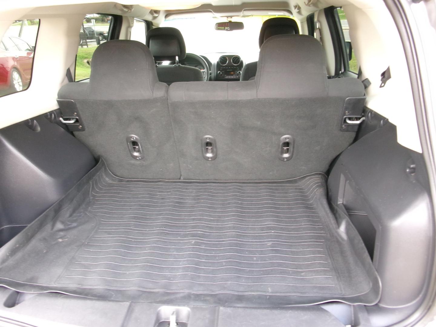 2017 Silver Metallic /Gray Jeep Patriot Sport 2WD (1C4NJPBA2HD) with an 2.0L L4 DOHC 16V engine, Automatic transmission, located at 3120 W Tennessee St, Tallahassee, FL, 32304-1002, (850) 575-6702, 30.458841, -84.349648 - Used Car Supermarket is proud to present you with this loaded immaculate 2017 Jeep Patriot Sport. Used Car Supermarket prides itself in offering you the finest pre-owned vehicle in Tallahassee. Used Car Supermarket has been locally family owned and operated for over 50 years. Our Patriot Sport has b- Photo#7