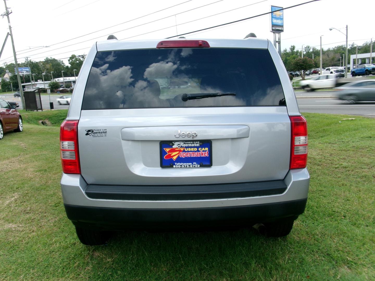 2017 Silver Metallic /Gray Jeep Patriot Sport 2WD (1C4NJPBA2HD) with an 2.0L L4 DOHC 16V engine, Automatic transmission, located at 3120 W Tennessee St, Tallahassee, FL, 32304-1002, (850) 575-6702, 30.458841, -84.349648 - Used Car Supermarket is proud to present you with this loaded immaculate 2017 Jeep Patriot Sport. Used Car Supermarket prides itself in offering you the finest pre-owned vehicle in Tallahassee. Used Car Supermarket has been locally family owned and operated for over 50 years. Our Patriot Sport has b- Photo#9