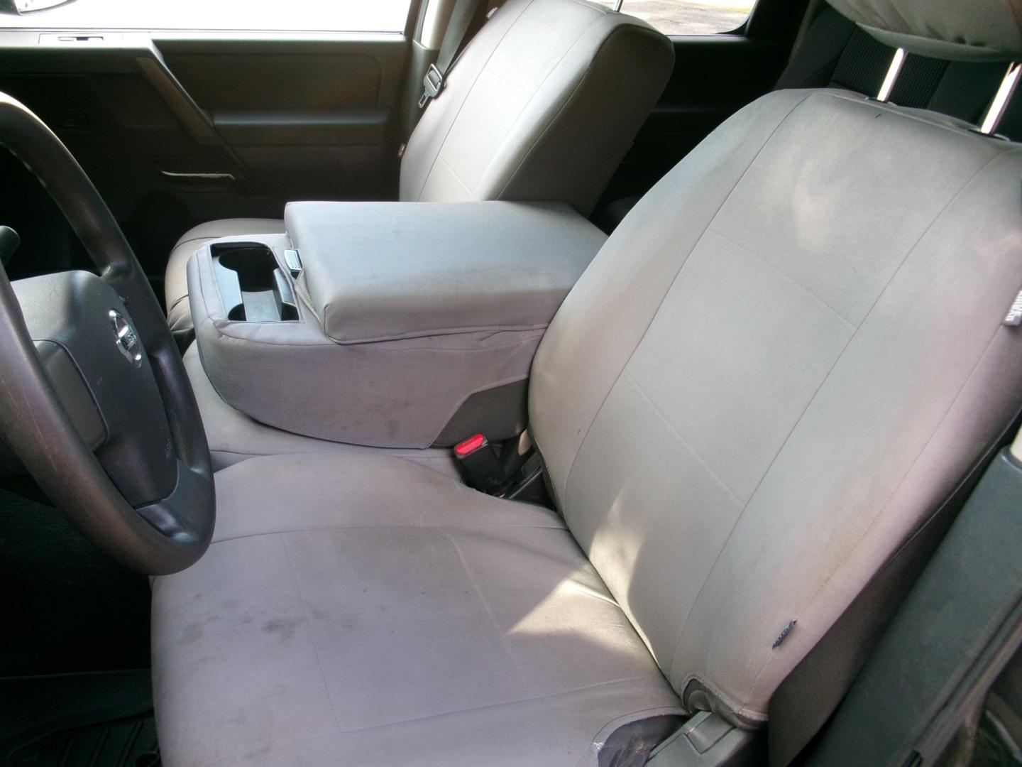 2011 Charcoal /Gray Nissan Titan SV Crew Cab 4WD SWB (1N6AA0EJ4BN) with an 5.6L V8 DOHC 32V engine, Automatic transmission, located at 3120 W Tennessee St, Tallahassee, FL, 32304-1002, (850) 575-6702, 30.458841, -84.349648 - Used Car Supermarket is proud to present you with this loaded immaculate 2011 Nissan Titan SV Crew Cab 4x4. Used Car Supermarket prides itself in offering you the finest pre-owned vehicle in Tallahassee. Used Car Supermarket has been locally family owned and operated for over 50 years. Our Titan 4x- Photo#6