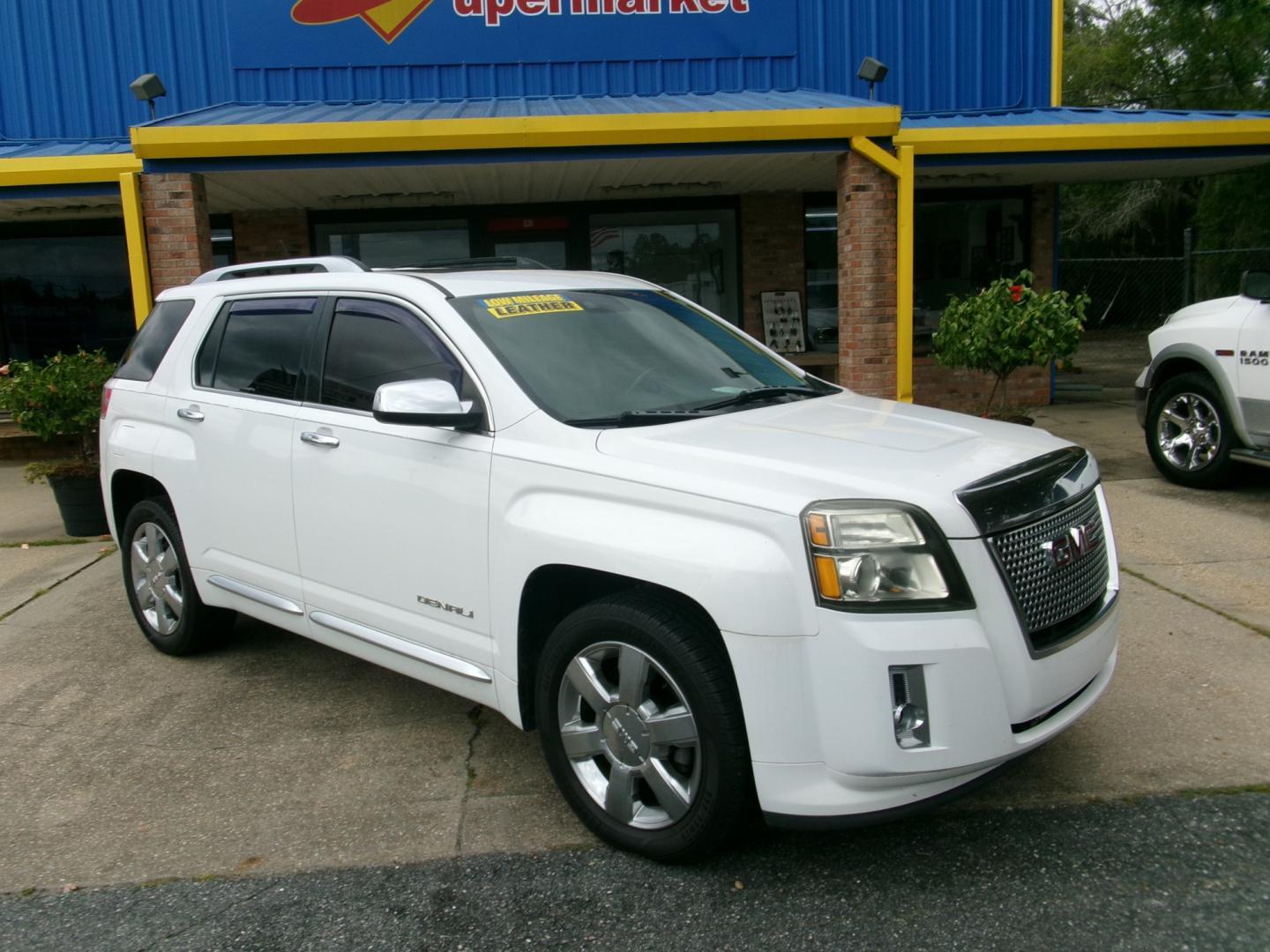 2013 White /Charcoal Leather GMC Terrain Denali (2GKFLYE33D6) with an 3.6L V6 DOHC 24V engine, Automatic transmission, located at 3120 W Tennessee St, Tallahassee, FL, 32304-1002, (850) 575-6702, 30.458841, -84.349648 - Used Car Supermarket is proud to present you with this loaded immaculate 2013 GMC Terrain Denali with low miles, Navigation, sunroof and leather. Used Car Supermarket prides itself in offering you the finest pre-owned vehicle in Tallahassee. Used Car Supermarket has been locally family owned and ope- Photo#0