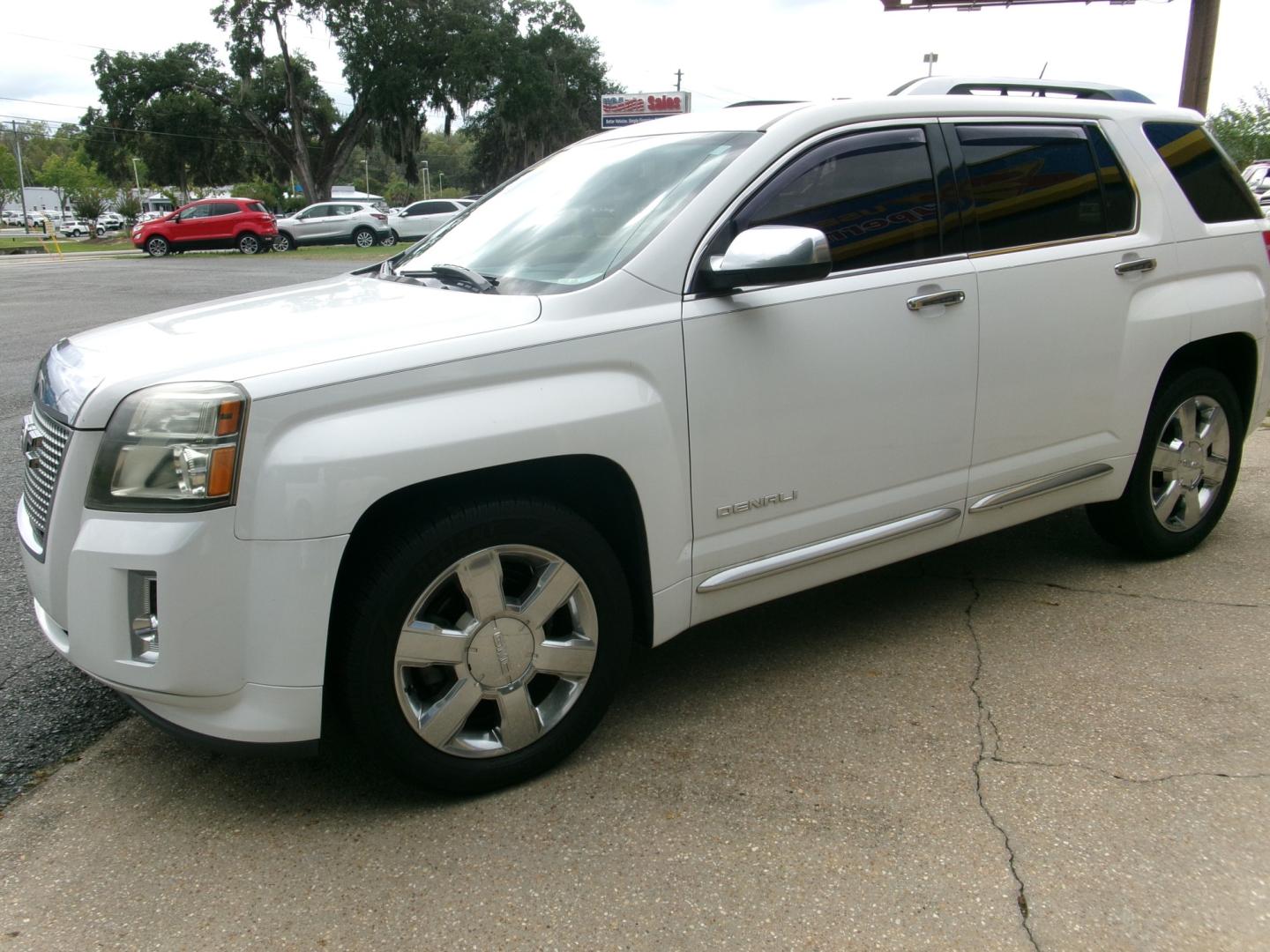 2013 White /Charcoal Leather GMC Terrain Denali (2GKFLYE33D6) with an 3.6L V6 DOHC 24V engine, Automatic transmission, located at 3120 W Tennessee St, Tallahassee, FL, 32304-1002, (850) 575-6702, 30.458841, -84.349648 - Used Car Supermarket is proud to present you with this loaded immaculate 2013 GMC Terrain Denali with low miles, Navigation, sunroof and leather. Used Car Supermarket prides itself in offering you the finest pre-owned vehicle in Tallahassee. Used Car Supermarket has been locally family owned and ope- Photo#1