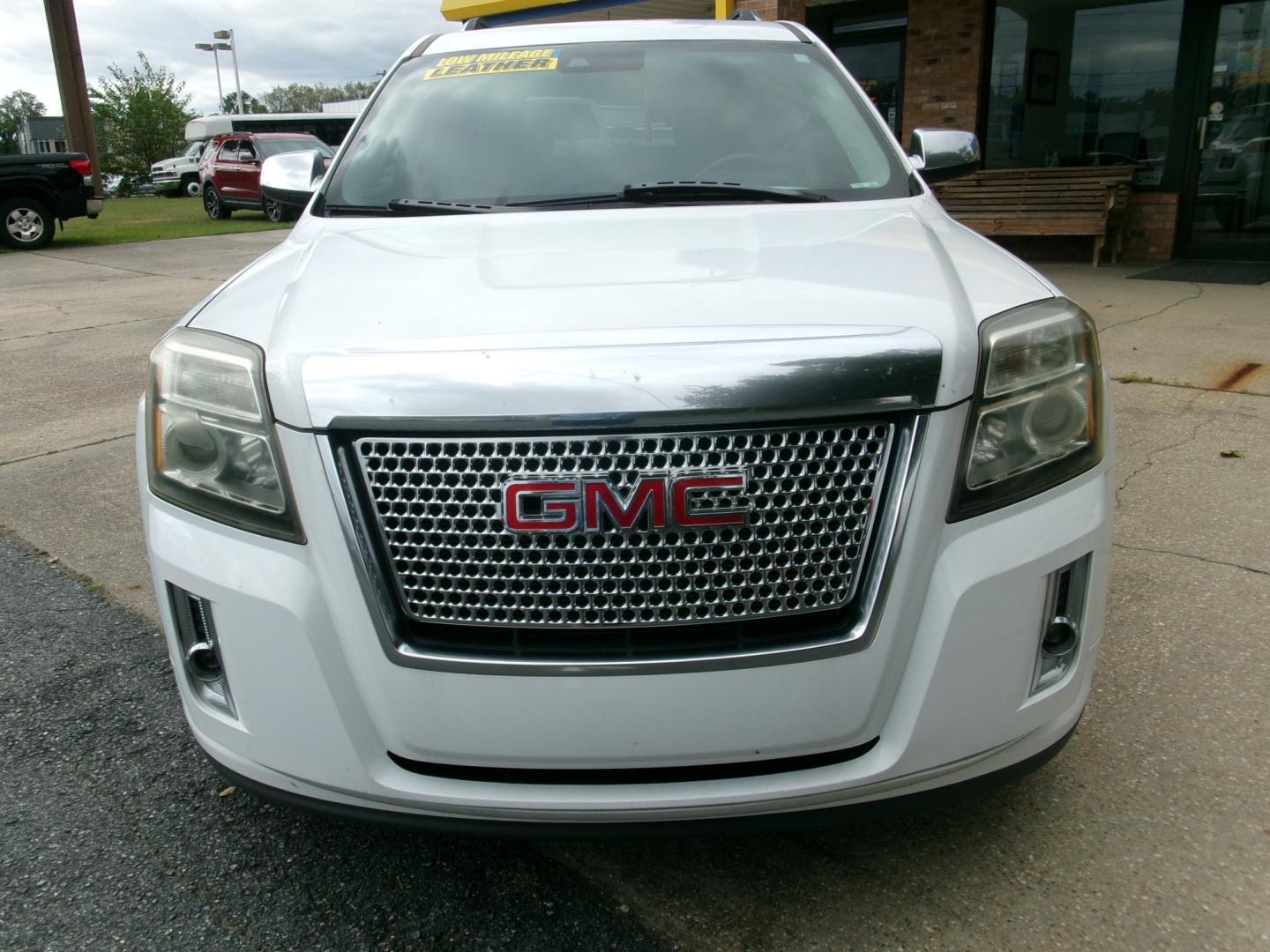 2013 White /Charcoal Leather GMC Terrain Denali (2GKFLYE33D6) with an 3.6L V6 DOHC 24V engine, Automatic transmission, located at 3120 W Tennessee St, Tallahassee, FL, 32304-1002, (850) 575-6702, 30.458841, -84.349648 - Used Car Supermarket is proud to present you with this loaded immaculate 2013 GMC Terrain Denali with low miles, Navigation, sunroof and leather. Used Car Supermarket prides itself in offering you the finest pre-owned vehicle in Tallahassee. Used Car Supermarket has been locally family owned and ope- Photo#2
