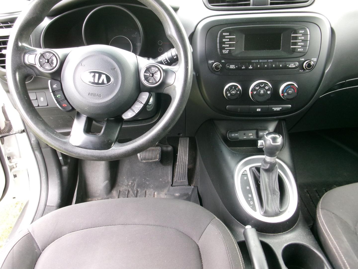 2016 Pearl White /Charcoal Kia Soul Base (KNDJN2A28G7) with an 1.6L L4 DOHC 16V engine, Automatic transmission, located at 3120 W Tennessee St, Tallahassee, FL, 32304-1002, (850) 575-6702, 30.458841, -84.349648 - Used Car Supermarket is proud to present you with this loaded immaculate 2016 Kia Soul base. Used Car Supermarket prides itself in offering you the finest pre-owned vehicle in Tallahassee. Used Car Supermarket has been locally family owned and operated for over 50 years. Our Soul has been serviced a- Photo#4
